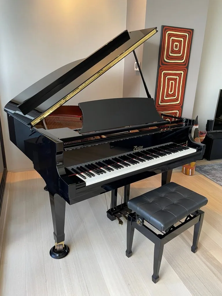 Boston 156 PE Polished Ebony baby grand piano