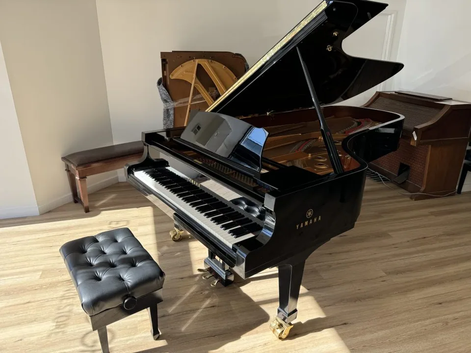 Yamaha CFIII Concert Grand grand piano